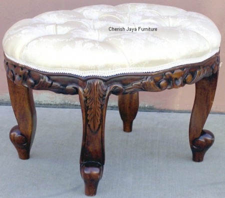 Code: CS 274-M, CS 275-M & CS 276-M Name: Victorian Oval Foot Stool Size: in meter W0,45 x D0,35 x H0,26 W0,55 x D0,40 x H0,29 W1,22 x D0,72 x H0,86 Wood: Solid Mahogany With beautiful upholstery/Leather or on request any other type/color of upholstery/Le